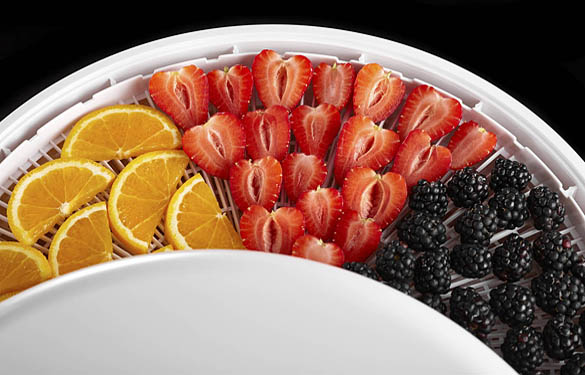 Подготовка свежих ягод к сушке, клубника, апельсин, ежевика